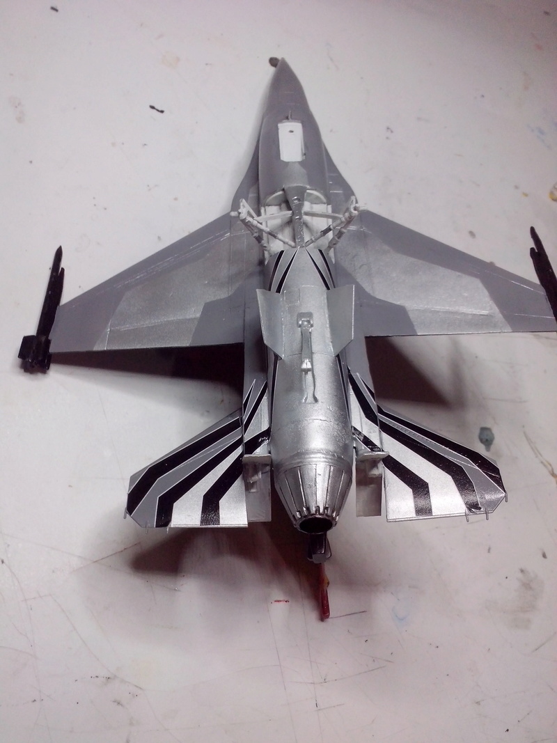 F-16 AM "Solo Display 2015 Blizzard" (Revell) - Page 2 Img_2043