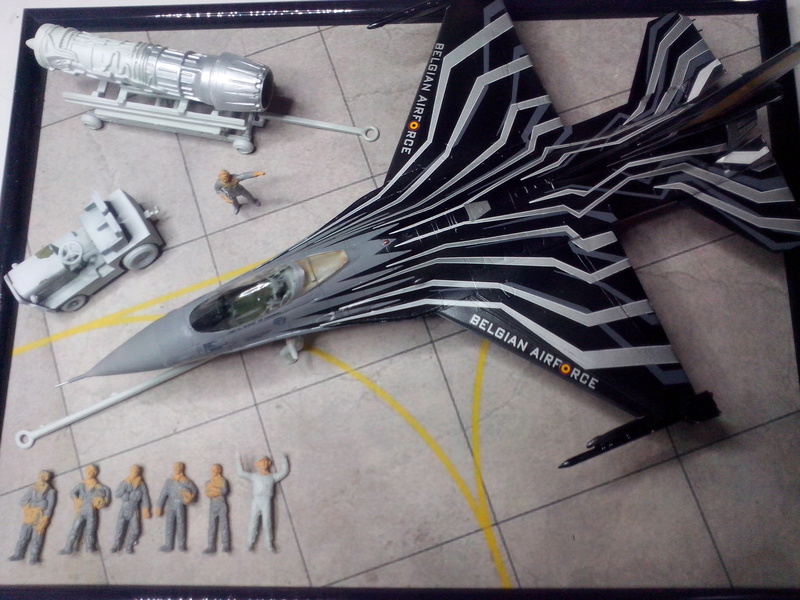 F-16 AM "Solo Display 2015 Blizzard" (Revell) - Page 3 Img_2080