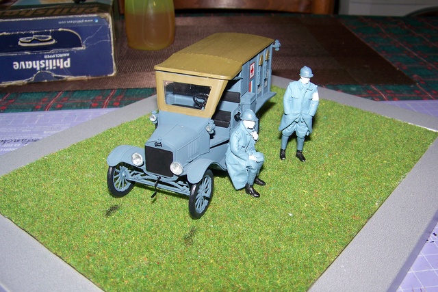 1/35 Ford T Ambulance 1917 ICM ( FINI & Rectifié) - Page 2 2606510
