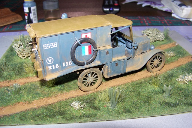 1/35 Ford T Ambulance 1917 ICM  ( FINI & Rectifié) - Page 3 2844010