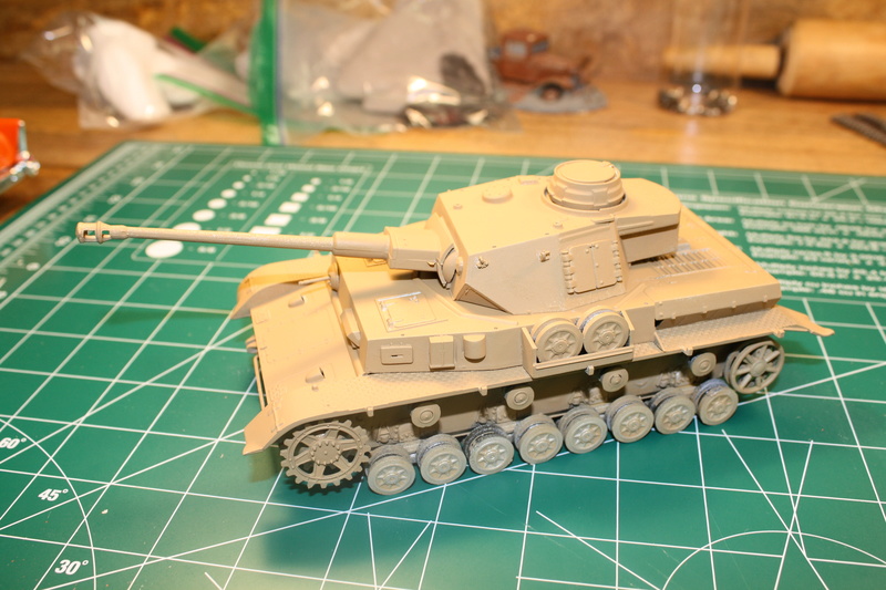 John J and Skid's Panzer build. - Page 2 00412