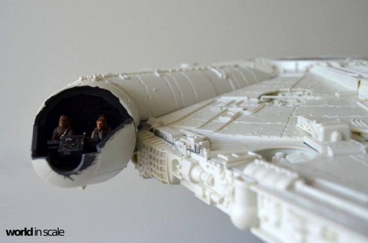 STAR WARS "Millennium Falcon" - 1/72 by Revell Master Series 350