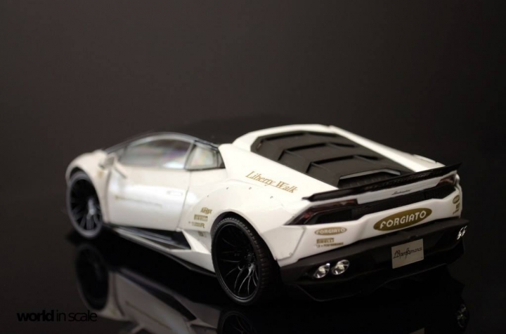 Lamborghini Huracán "Liberty Walk" - 1/24 by Aoshina + Hobby Design 415