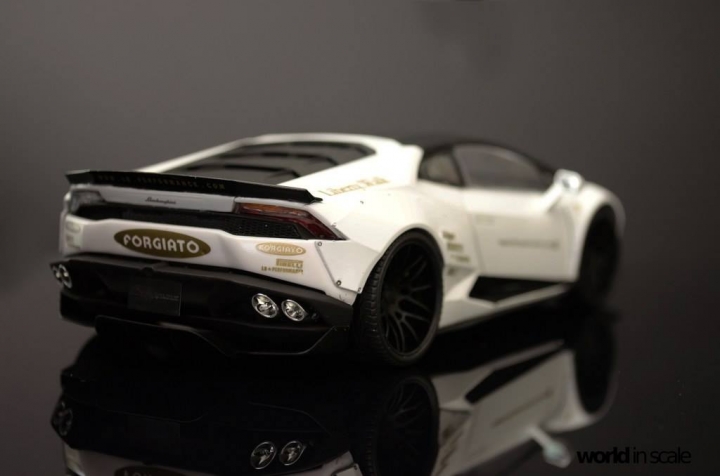 Lamborghini Huracán "Liberty Walk" - 1/24 by Aoshina + Hobby Design 515