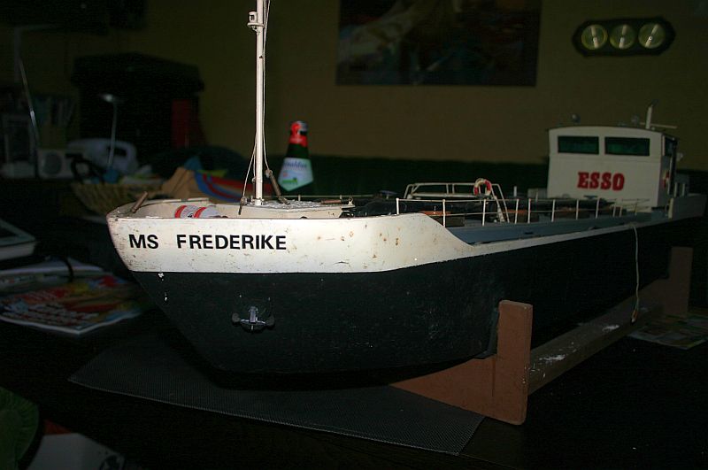 TMS Frederike - Restaurierung eines RC-Binnen-Tankschiffes  558