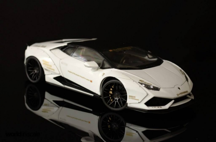 Lamborghini Huracán "Liberty Walk" - 1/24 by Aoshina + Hobby Design 714