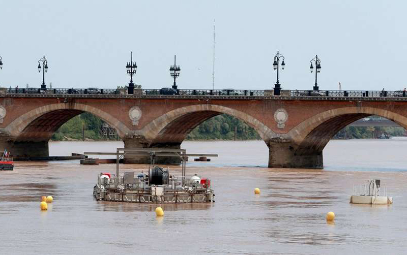 Une hydrolienne sur lz Garonne à Bordeaux - Gironde Design10