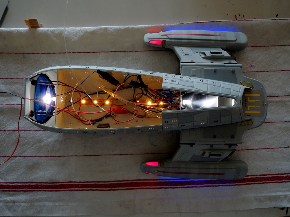 USS Voyager / REVELL - Page 3 6210