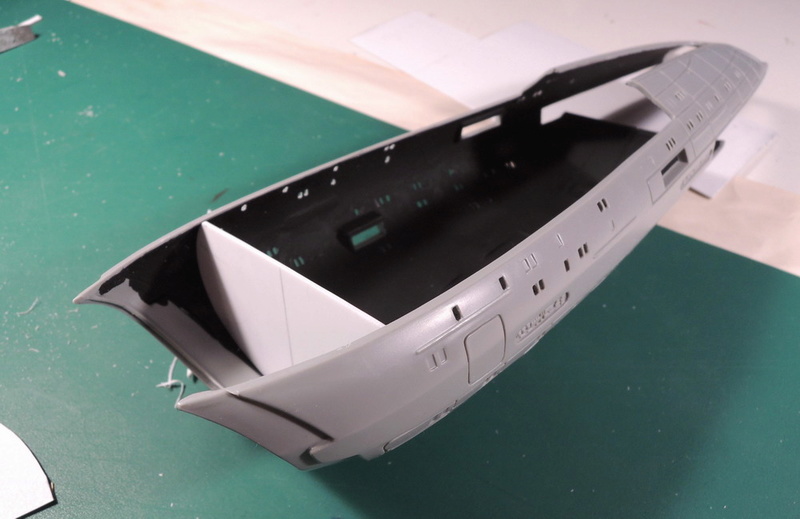 USS Voyager / REVELL Dscn4614