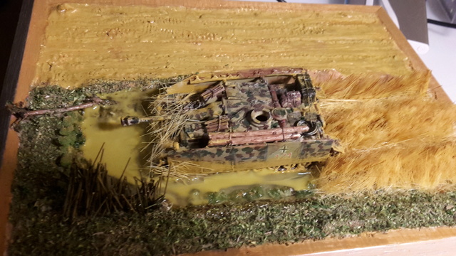 Eine helfende Hand, Hans ? (un coup de mains Hans ?) - Panther et Stug III Revell 1/72 FINI ! 10-12-11