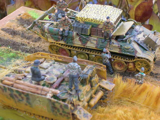 Bergepanther   ( Armourfast 1/72 ) + stug IV (Revell 1/72) -- FINI Dioram18