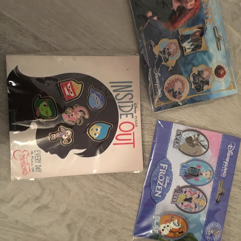 90 - [Vente - Recherche] pin's disney / pin trading  (TOPIC UNIQUE) - Page 23 25577110