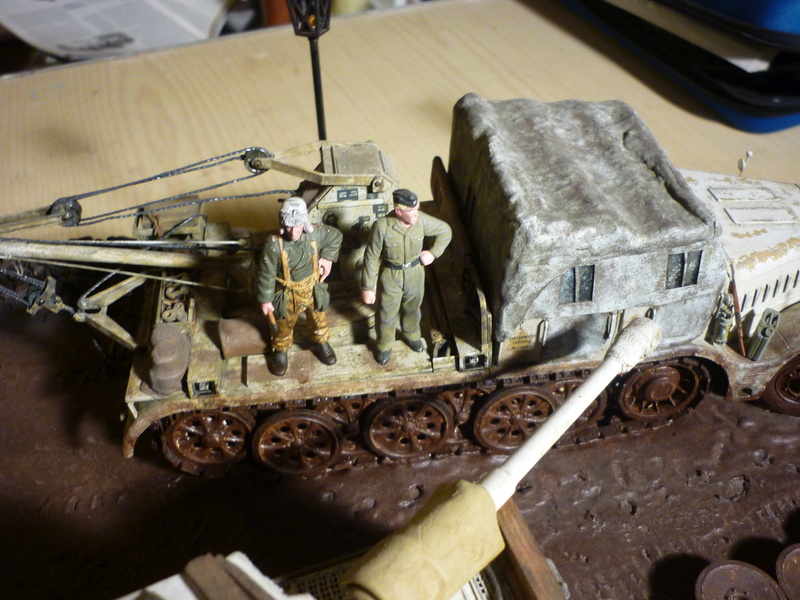 Changement de chenille front de l'est - Sd.Kfz.9 FAMO Tamiya 1/35 + TIGRE I Ausf.E DRAGON 1/35 + Volkswagen CMK 1/35  - Page 3 P1080412