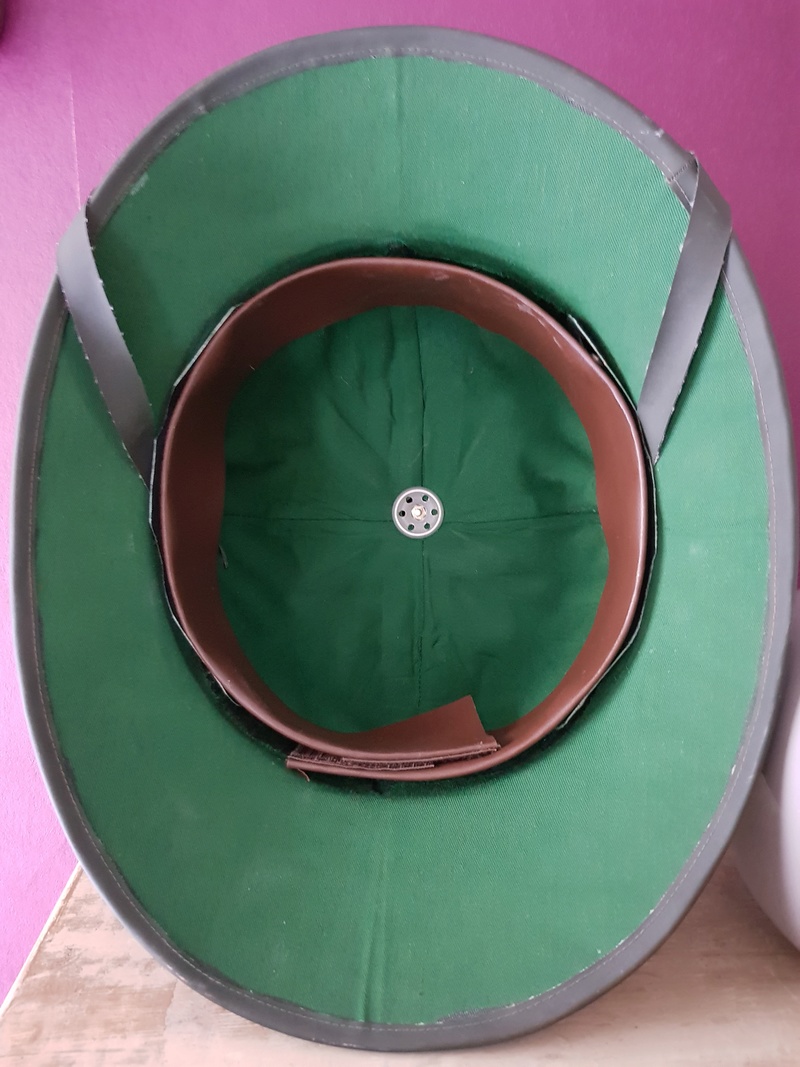bonjour besoin de votre aide pour une casque tropicale kriegsmarine,merci 03411