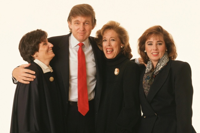 Donald Trump, sa vie, son oeuvre Crop_910
