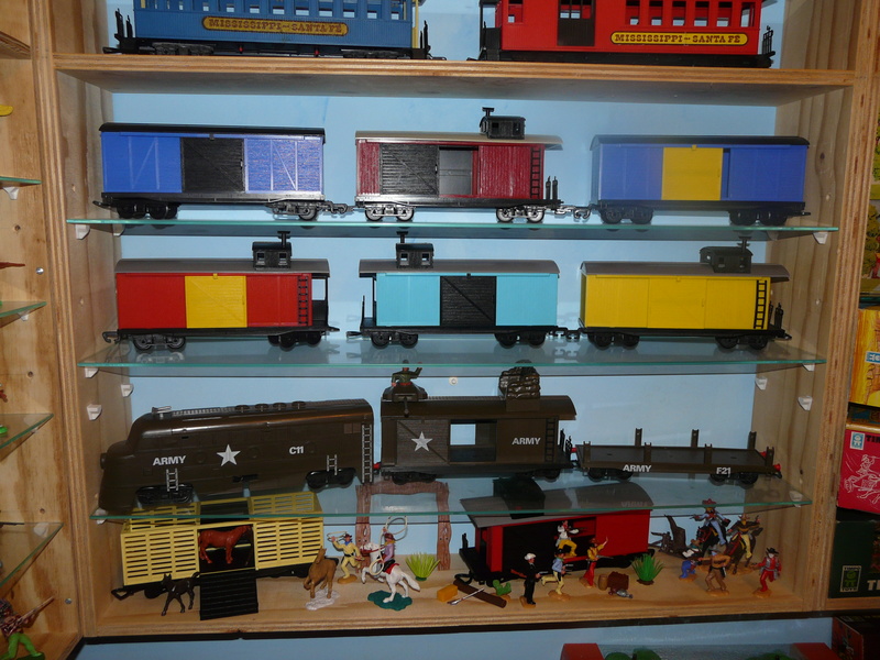 Züge von Timpo Toys P1480028
