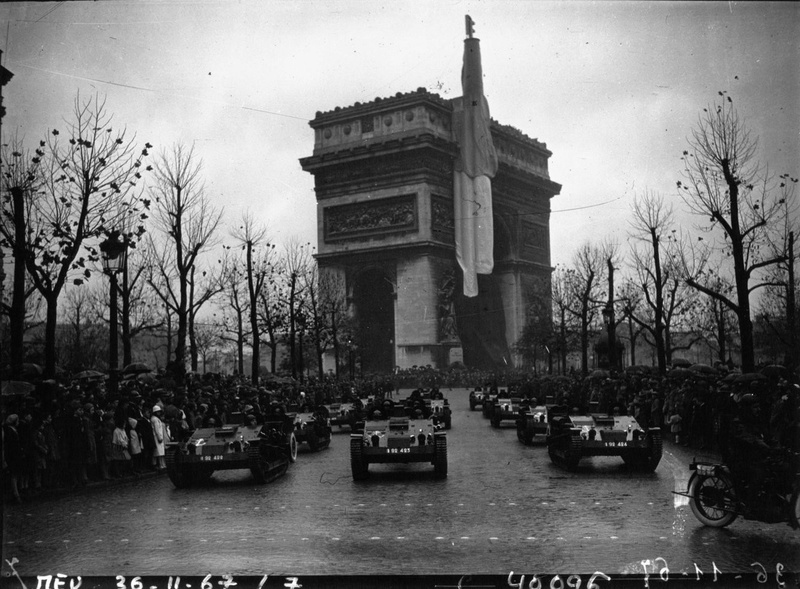 Chenillette Renault UE - Page 3 Le_18y10