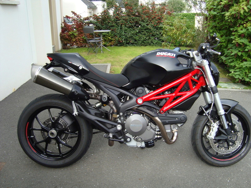 Kit carénages Ducati Monster 696 / 796 /1100  Dsc05511