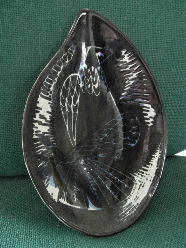 Bird design dish marked KC Sam_8811