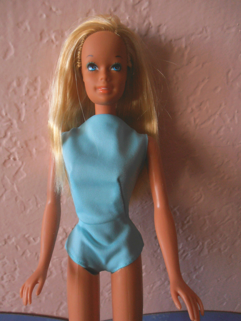 Barbie : repro de la "Malibu" de 1971 Barbie35