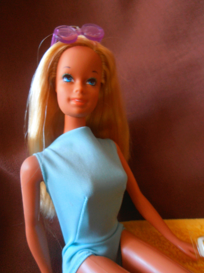 Barbie : repro de la "Malibu" de 1971 Barbie38