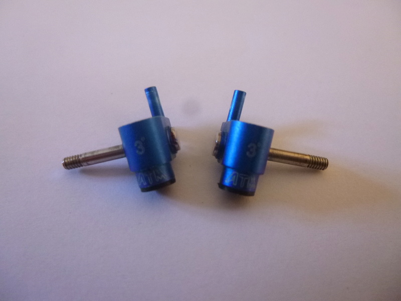 Pod hybride PN Racing + pièces MR02 P1050117
