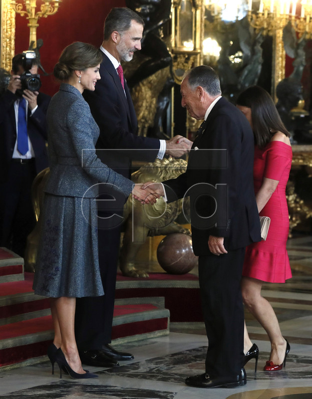 AGENDA DE SM. REYES FELIPE y LETIZIA  - Página 70 Esp110