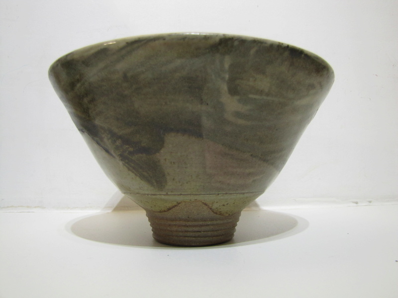 Hakeme brushwork on chawan or bowl, PL mark  01710