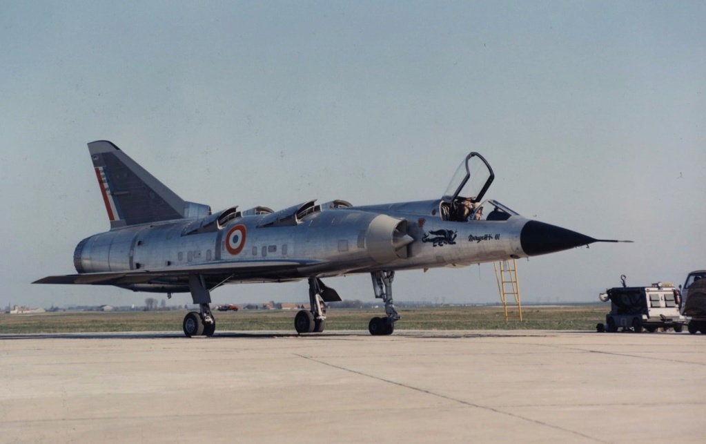 MIRAGE III V-01 , prototype  ADAV  Marcel Dassault , kit shortrun Modelsvit au 1/72 - Page 6 Da000012