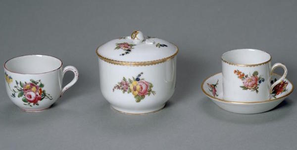 La porcelaine de Limoges et la manufacture du comte d'Artois 02-00010