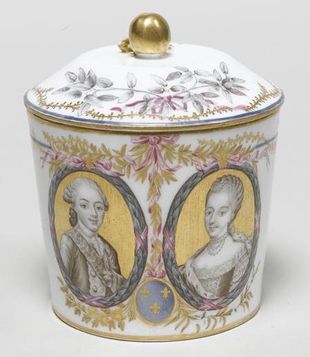 La porcelaine de Limoges et la manufacture du comte d'Artois 04-50411