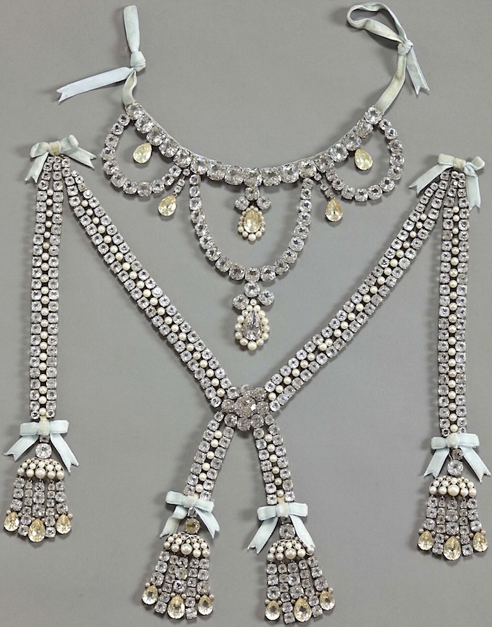 répliques - Le collier dit de la reine Marie-Antoinette (L'affaire du collier de la reine), et ses répliques Marie116