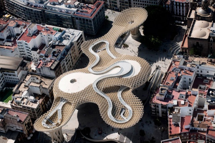 Un parasol urbain devient la plus large structure en bois du monde à Séville 000_0959