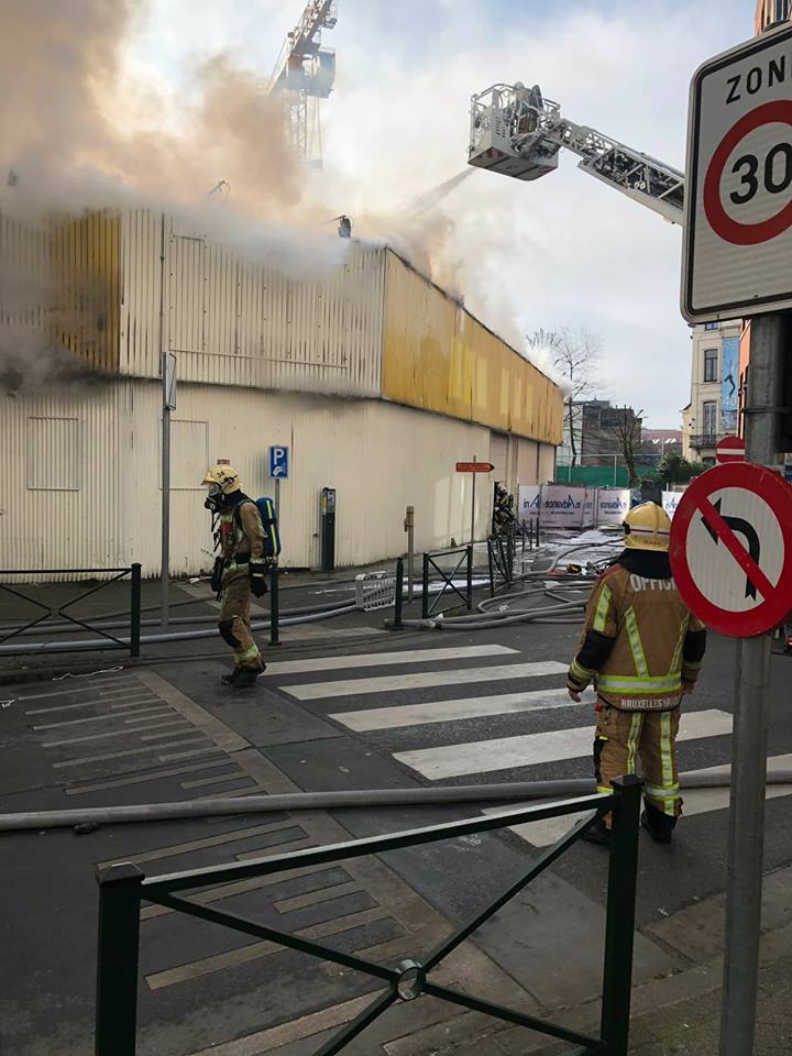18-02-2018 - Incendie violent magasin de meuble Bxl - ACTIVATION PRE ALERTE PLAN PIM + photos 27971910