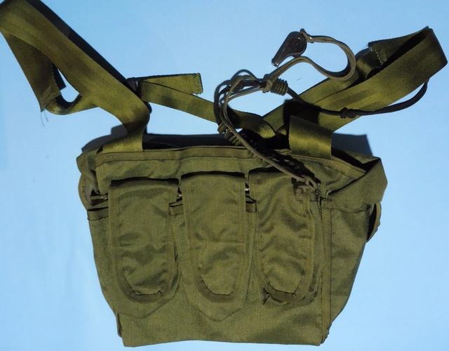 'rigger-made' chest pouches Chest_10