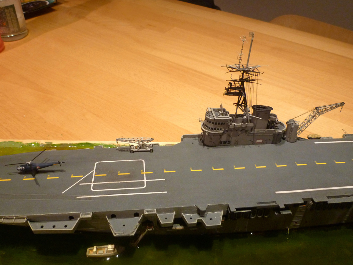 Porte-avions Arromanches Indochine 1954 Heller 1/400 + L'ARSENAL + WEM - Page 6 P1100011