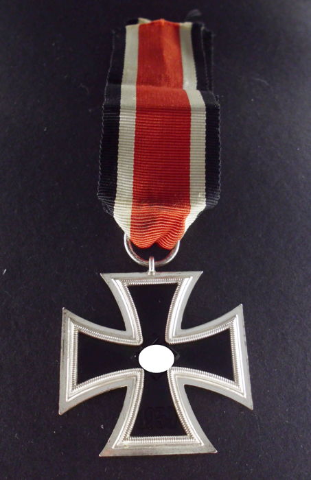 Authentification EK2 et croix du mérite de guerre 1ère classe 39/45 0e309310