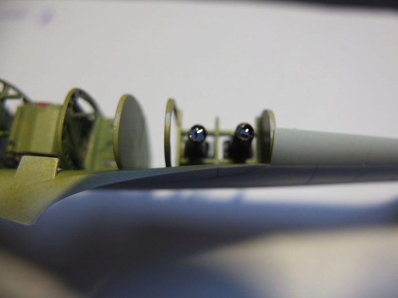 1/48 Spitfire PR 19 Airfix - Page 2 Dscf1233