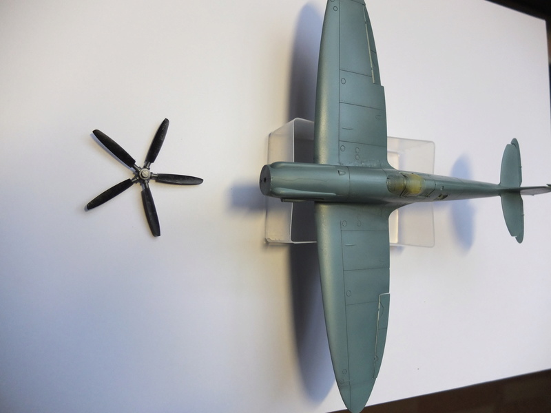 1/48 Spitfire PR 19 Airfix - Page 4 Dscf1414