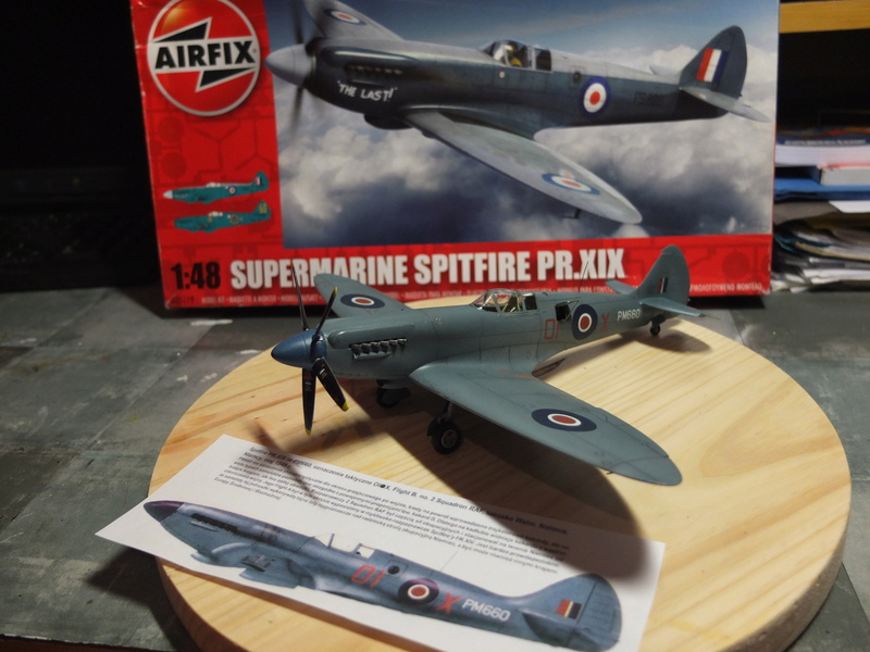 *1/48  Spitfire PR 19  Airfix - Page 5 Dscf1610