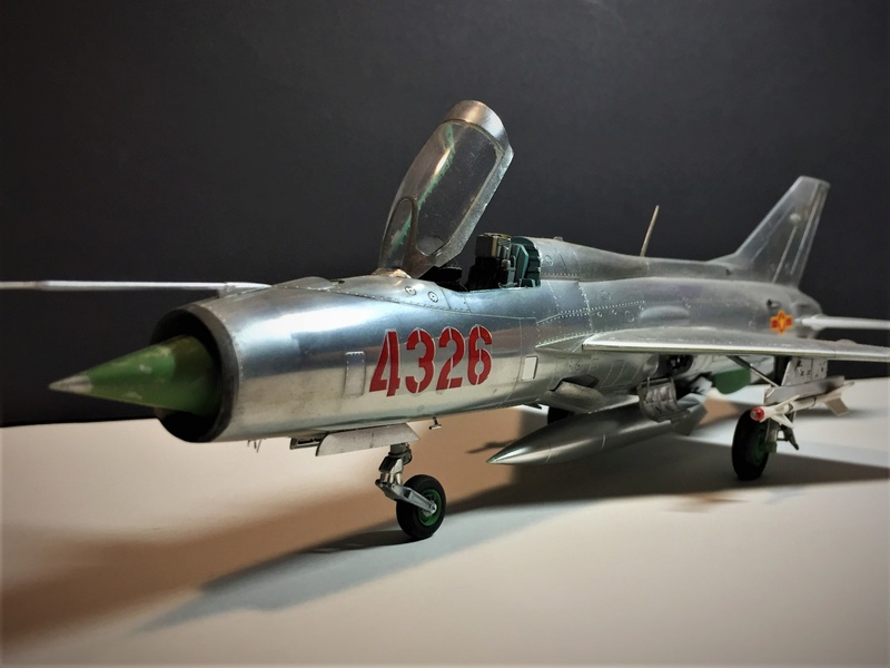 1/48 - MiG-21 F-13 - Trumpeter Img_5027