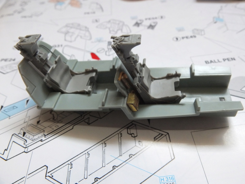 1/48 F4 C Academy S0212010