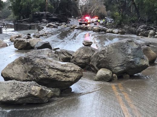 California: Dòng sông bùn ập tới, ít nhất 13 người chết ... A183