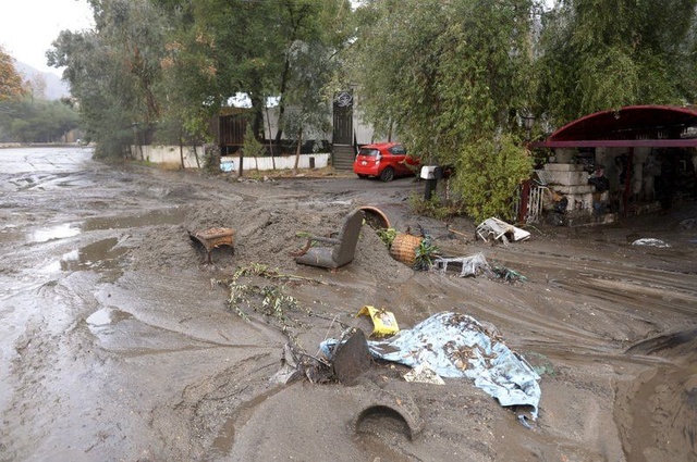 California: Mưa lũ và lở đất sau thảm họa cháy rừng, 13 người thiệt mạng ... A184