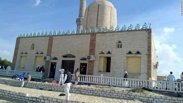 Tấn công đền thờ Hồi giáo ở Sinai, ít nhất 184 người chết A2110