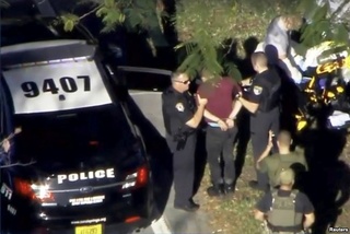 Cựu học sinh xả súng bắn chết 17 người tại trường học ở Florida ... A28