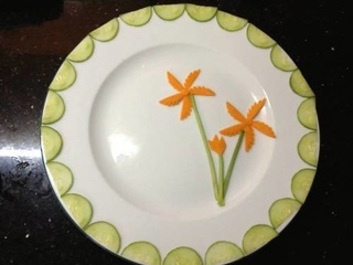 Mẫu trang trí món ăn đẹp, đơn giản từ rau củ quả ... A358