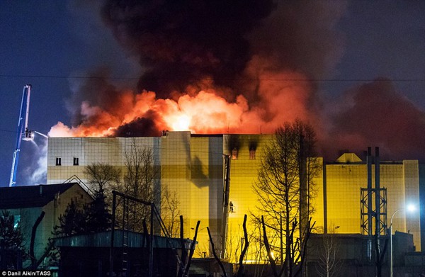 Cháy trung tâm thương mại Nga, 64 người chết ... A368