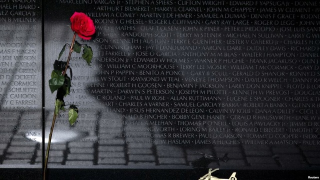 Đài Tưởng niệm Chiến tranh Việt Nam yêu cầu khách đừng để lại tro cốt người thân ... Aa15
