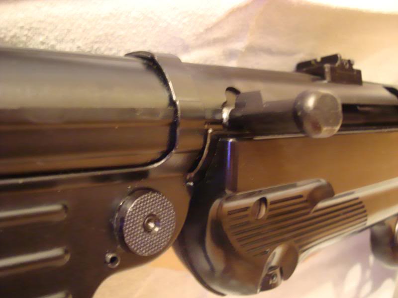 MGC "68" MP40... Photo Gallery... Post your Photos Here... Dsc00832